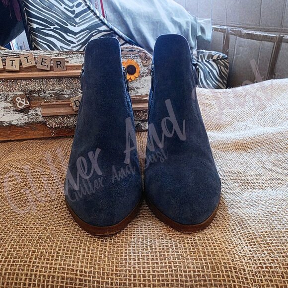 Marc Fisher Vandy Navy Suede Short Ankle Bootie - Picture 2 of 6